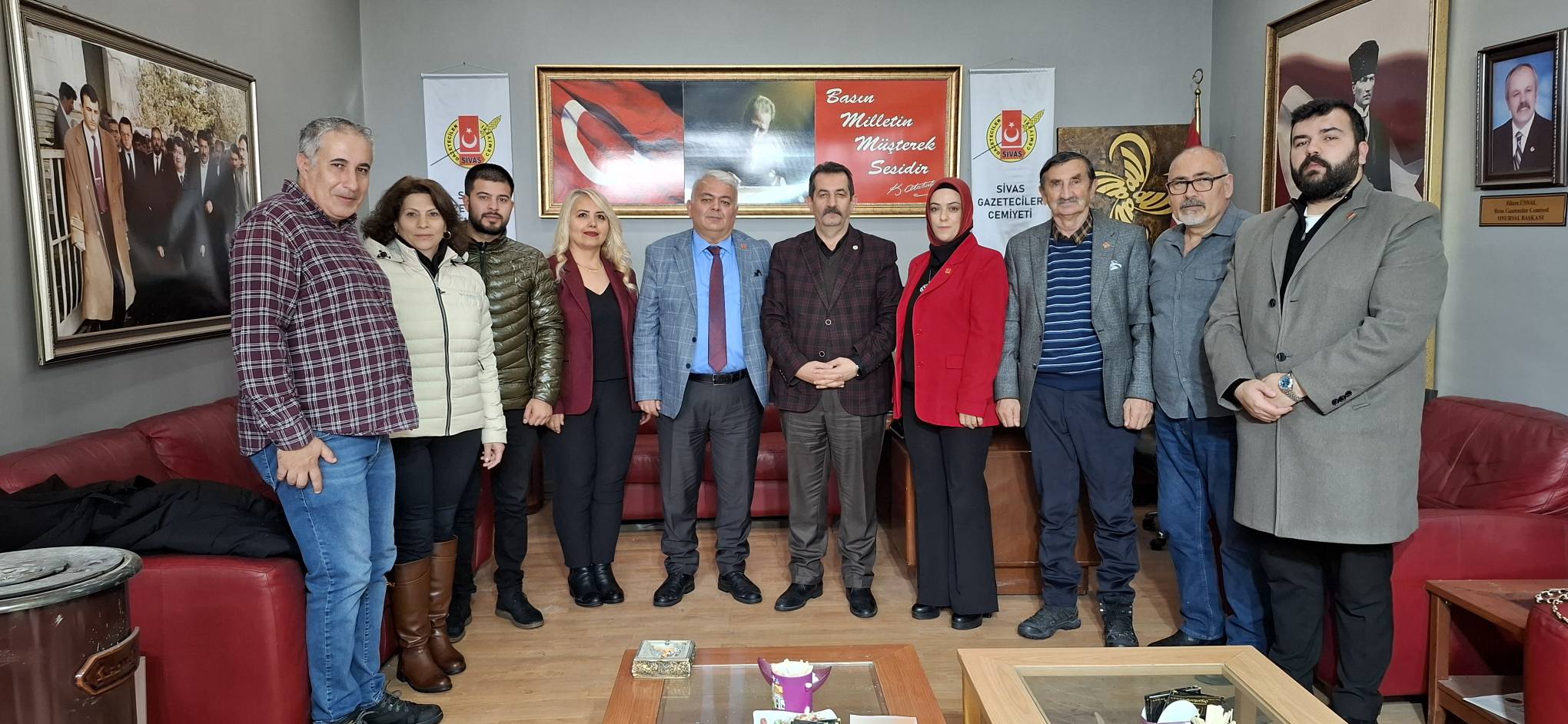 CHP Sivas İl Başkanı Yılmaz Coşkun ve Yönetiminden  Sivas Gazeteciler Cemiyetine Gazeteciler Günü Ziyareti