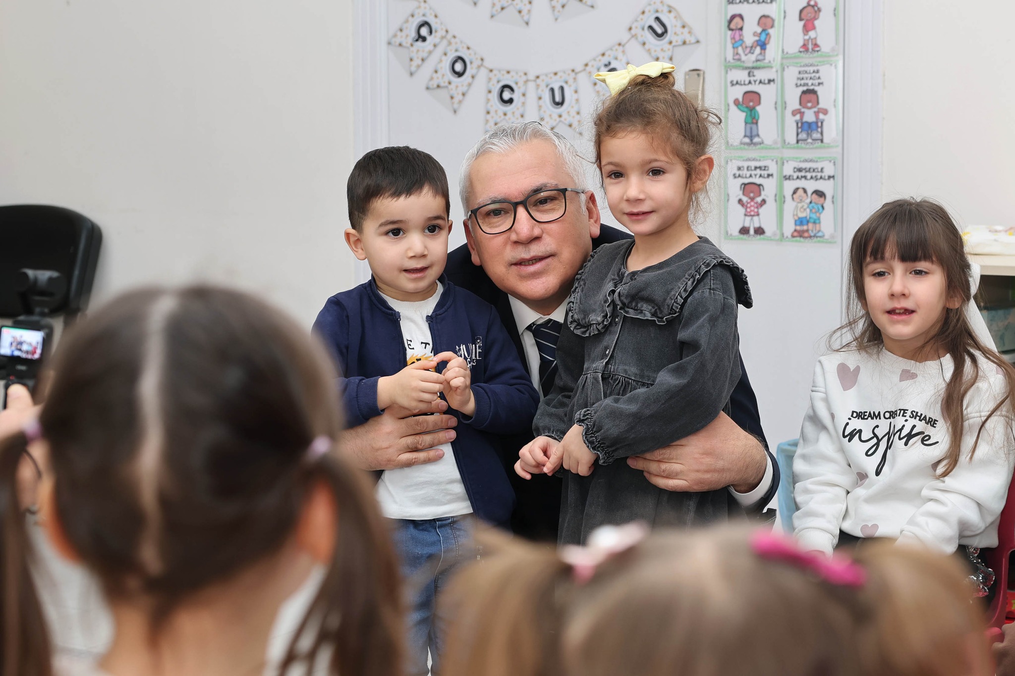 Vali Yılmaz Şimşek, Melek Reşit Hanım Anaokulunu ziyaret etti.