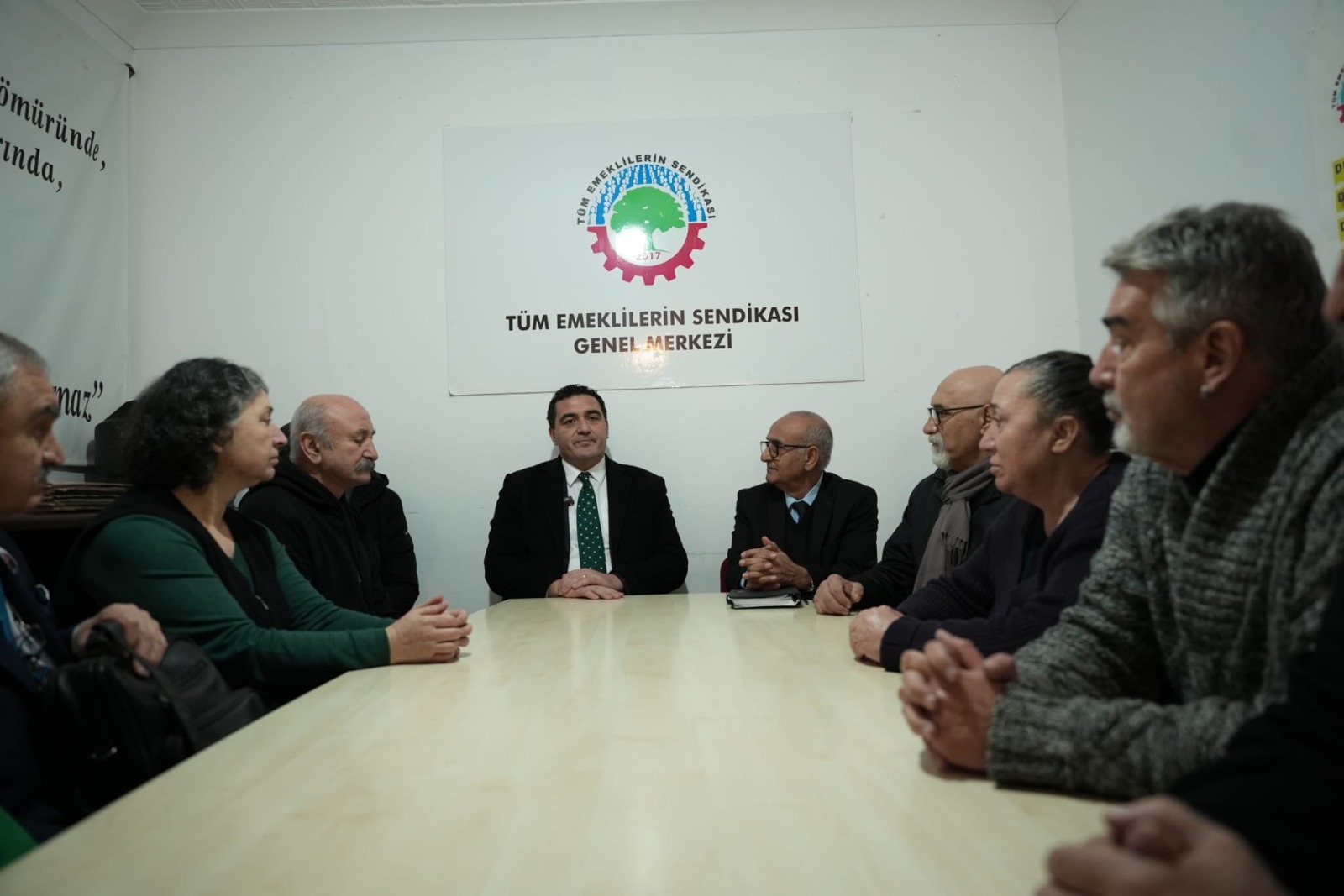 CHP’Lİ KARASU: “İKTİDAR EMEKLİYİ FİTREYE MUHTAÇ ETTİ” CHP’Lİ KARASU: “İKTİDAR EMEKLİYİ FİTREYE MUHTAÇ ETTİ”