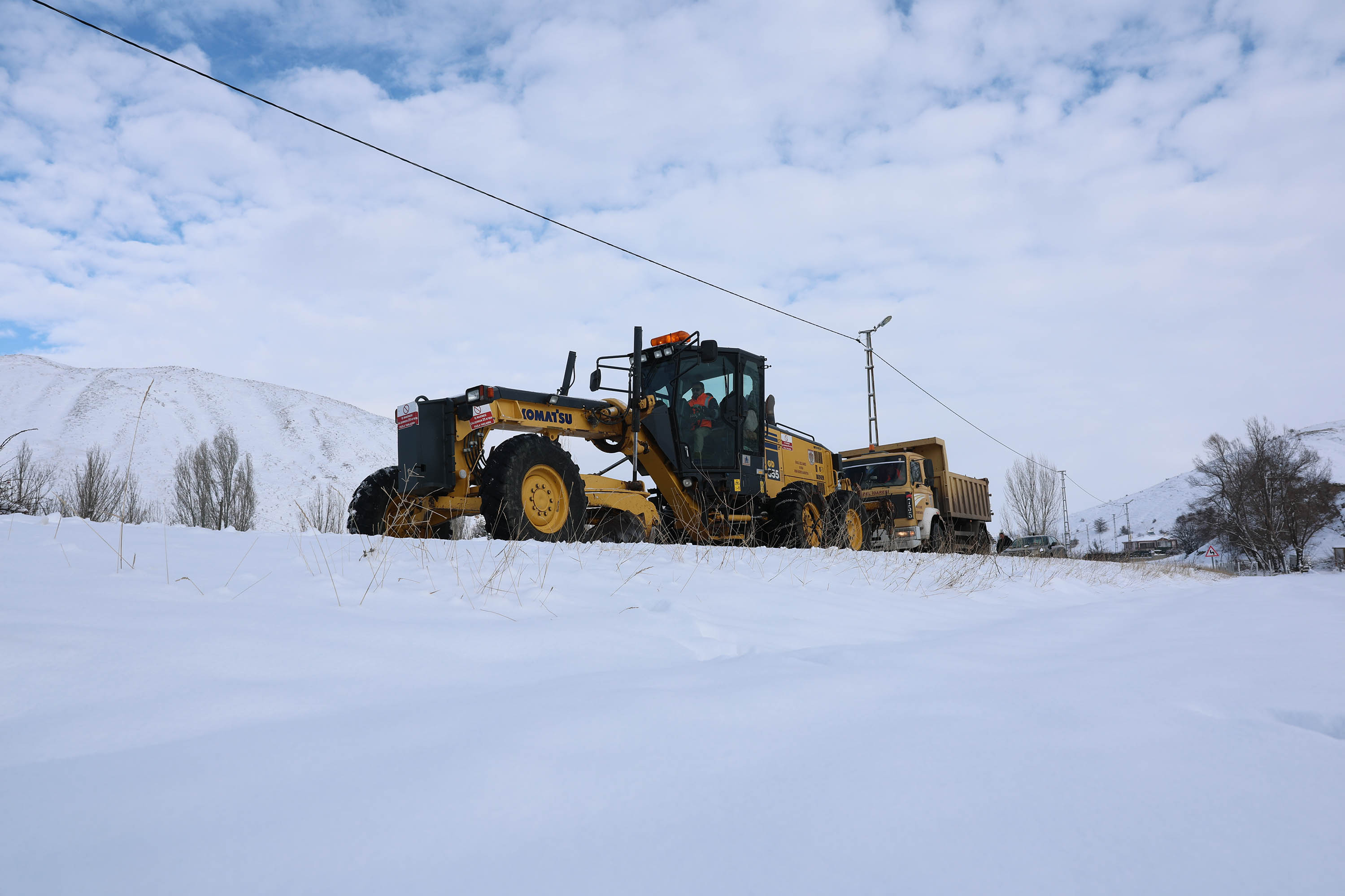 Karla Mücadele Ekipleri Hasta Vatandaş İçin Yolu Ulaşıma Açtı