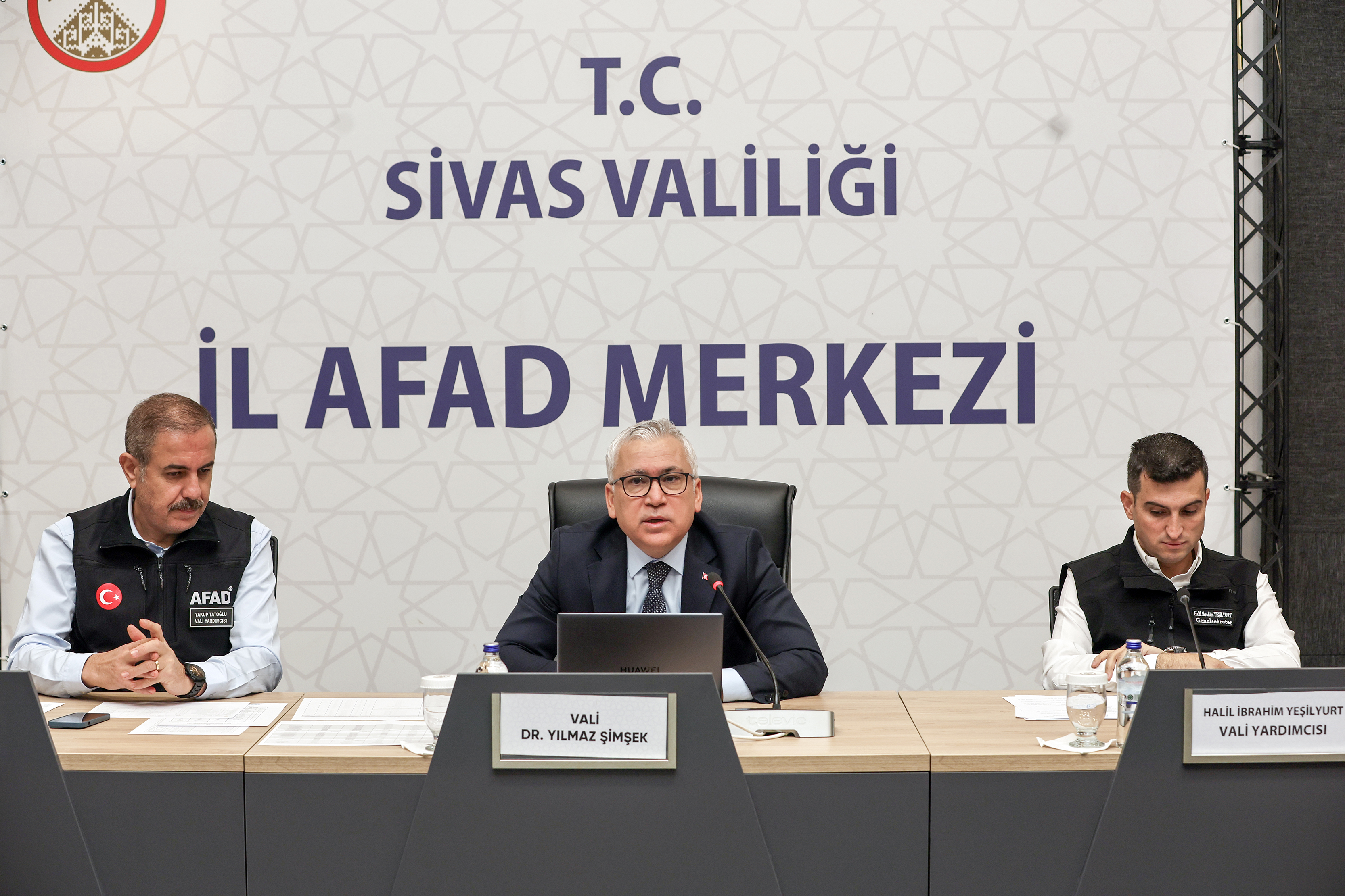 Vali Şimşek: Ekiplerimiz Teyakkuzda