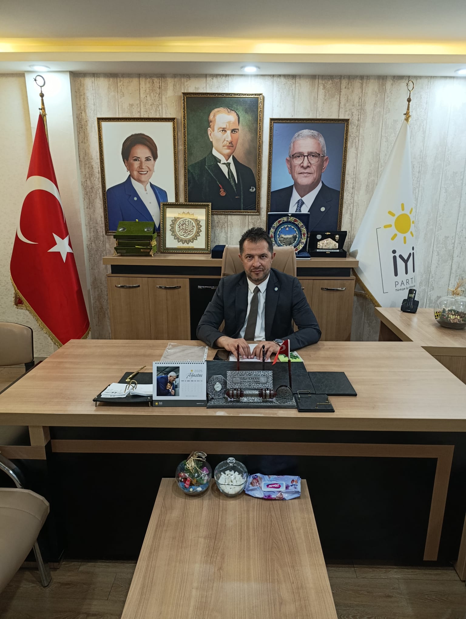 Volkan Karasu" Sivas Cumhur İttifakına güvenmiş destek vermiş şehir kalkınsın gelişsin diye Cumhur İttifakı ne yapmış bunun karşılığında kendilerine Sivas kadar oy vermeyen İllere destek vermiş"