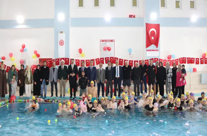 23 Nisan Ulusal Egemenlik ve Çocuk Bayramı etkinlikleri kapsamında 0-36 aylık özel gereksinimli öğrenciler havuz etkinliğinde bir araya geldi.