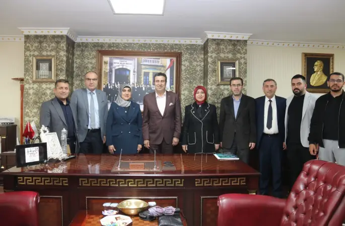 AK PARTİ MİLLETVEKİLİMİZ ESNAFIMIZIN YANINDADIR