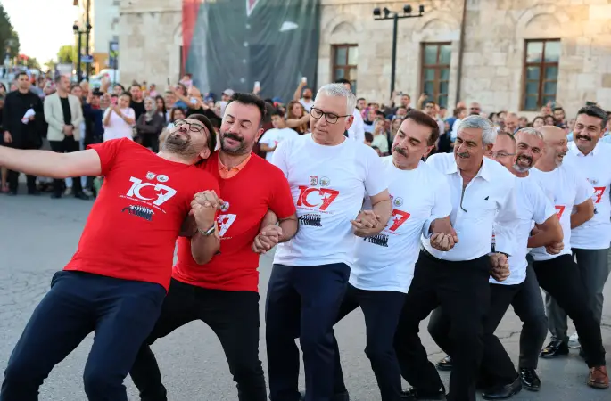 4 Eylül Etkinliklerinde 1058 Kişilik Sivas Ağırlama Halayı