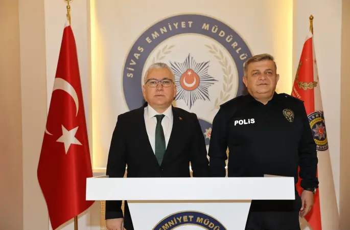 Vali Yılmaz Şimşek, İl Emniyet Müdürlüğünü ziyaret etti