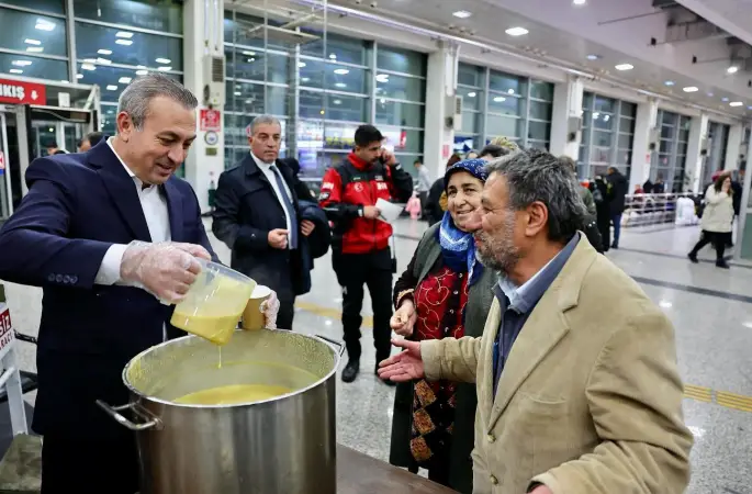 Mahsur kalan Vatandaşlara Başkan Uzundan çorba