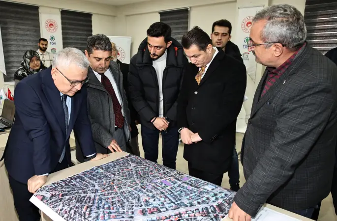 Vali Şimşek Kentsel Dönüşüm İrtibat Ofisini ziyaret etti