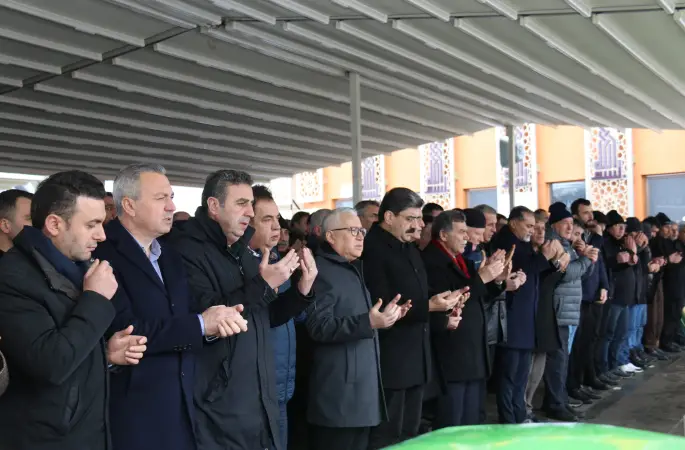 YÜKSEL DEMİRGİL SON YOLCULUĞUNA UĞURLANDI