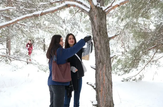 SCÜ’den Örnek Davranış