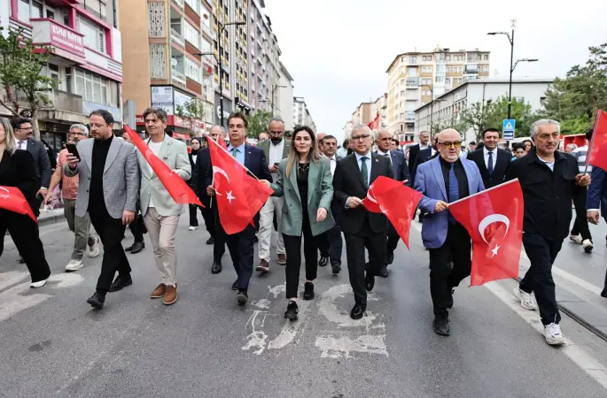 Sivas 2. Uluslararası Film Festivali kapsamında; kortej yürüyüşü düzenlendi