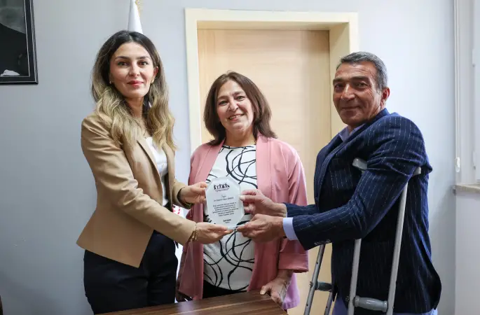 Hanımefendi Şimşek'e 'Yılın Annesi' Plaketi