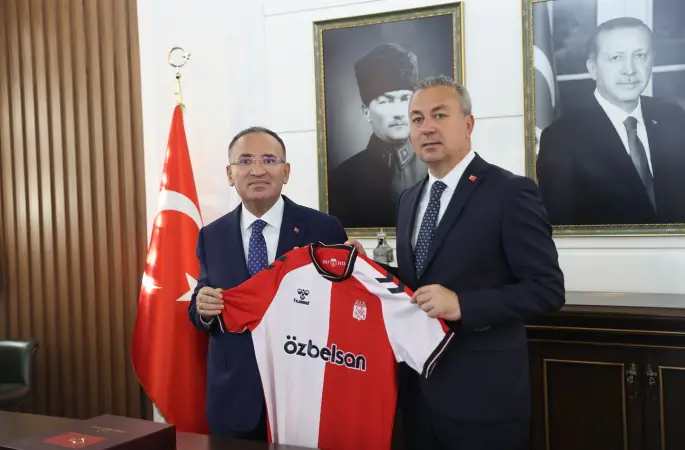 TBMM Başkanvekili Bekir Bozdağ Sivas’a Geldi