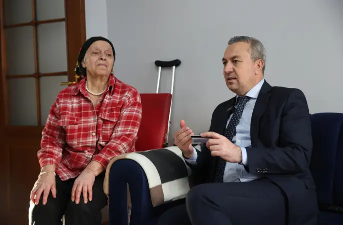 GÜLKARTLARI BAŞKAN UZUN TESLİM ETTİ