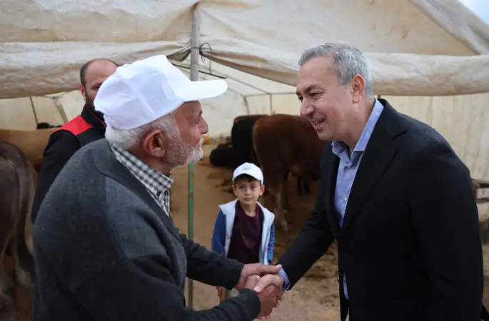 YENİ KURBAN PAZARI ALICININ DA SATICININ DA YÜZÜNÜ GÜLDÜRDÜ