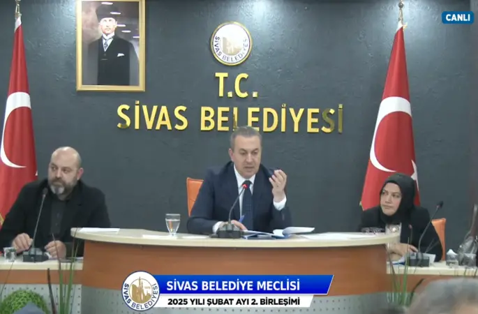 Sivas Belediyesi Meclisinde  yakışmayan görüntüler