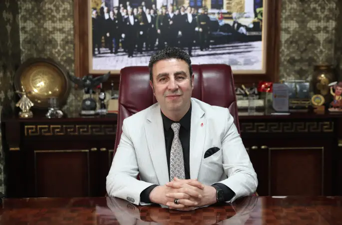 GAZETECİLERİMİZ GECE GÜNDÜZ ÇALIŞIYOR