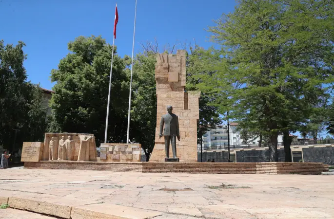 ATATÜRK ANITI'NDA ÇEVRE DÜZENLEMESİ YAPILACAK