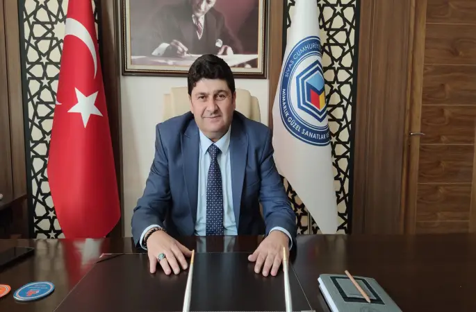 Sivas Cumhuriyet Üniversitesi Mimarlık, Güzel Sanatlar ve Tasarım Fakültesi Dekanı Prof. Dr. Uğur Tuztaşı, “nikah törenimizin bu kadar polemik malzemesi edileceğini ne ben ne de eşim olan mi