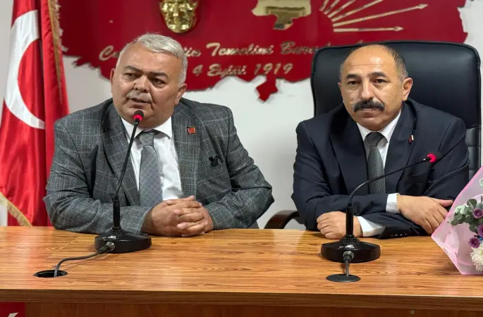 Cumhuriyet Halk Partisi Sivas İl Başkanlığında Gazi Doğan Yılmaz Coşkun'a görevi devretti