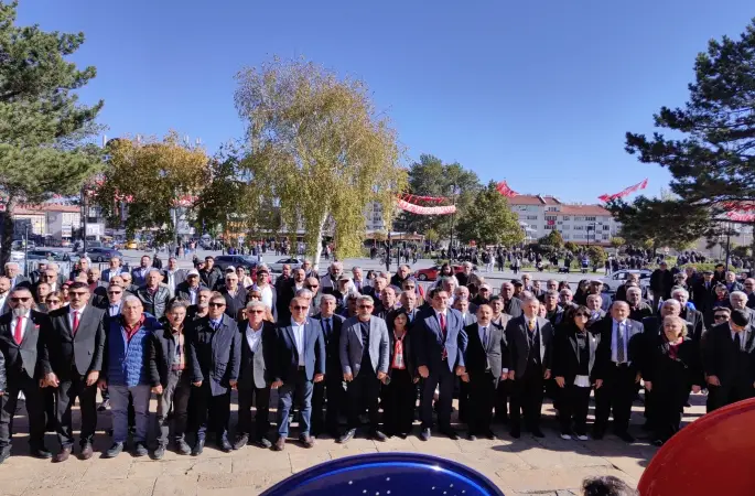 Gazi Doğan"Cumhuriyet, bir milletin karanlık günlerden çıkışının, bağımsızlığını kazanmasının ve demokrasinin temellerinin atıldığı büyük bir devrimdir"