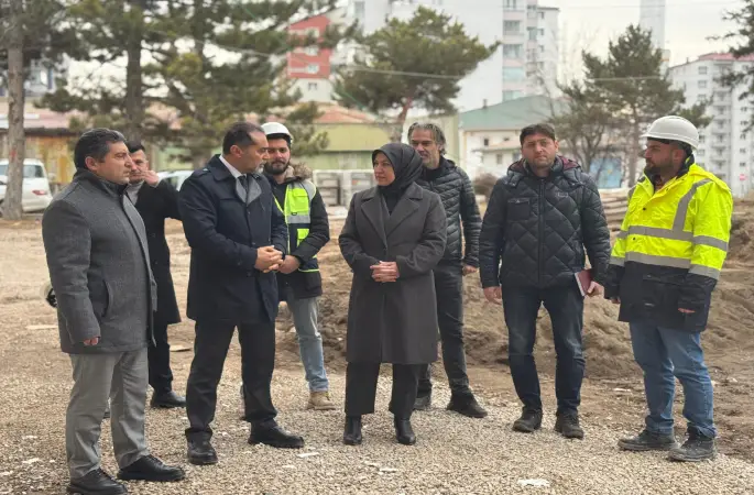 Rukiye Toy"MEB Milli Eğitim Akademisi çatısı altında Eğitim ve Uygulama Merkezi olarak hizmet verecek 122 odalı Sivas Öğretmenevi inşaatında incelemelerde bulunduk"