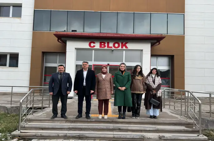 AK Parti Genel Merkez Kadın Kolları Başkan Yardımcısı Sivas Milletvekili Rukiye Toy Sivas Huzurevi Yaşlı Bakım ve Rehabilitasyon Merkezi’ni ziyaret etti