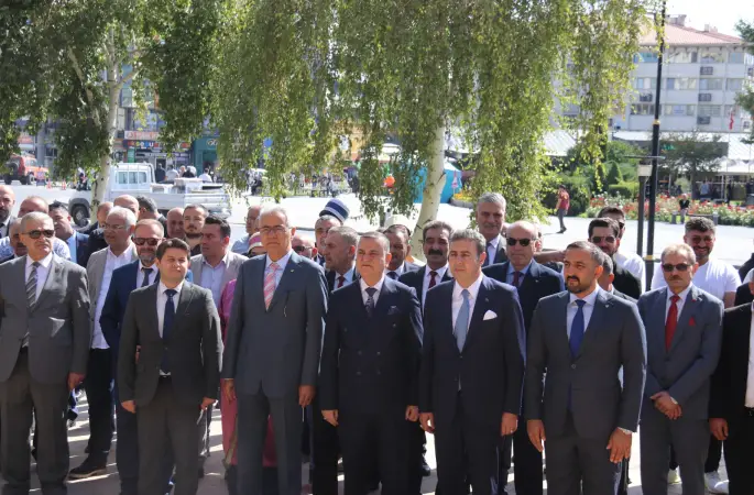 AHİLİK HAFTASI ÇELENK SUNUMU İLE BAŞLADI