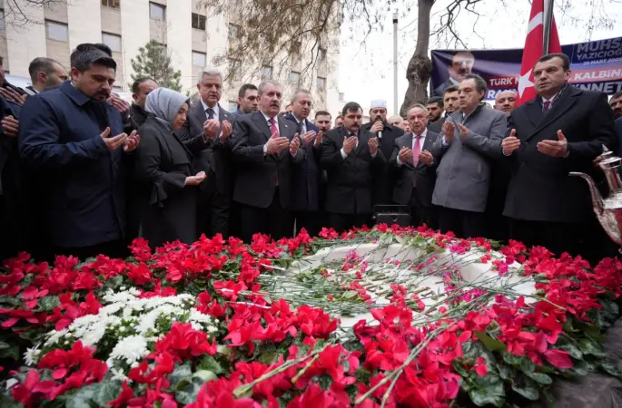 Büyük Birlik Partisi (BBP) Kurucu Genel Başkanı merhum Muhsin Yazıcıoğlu, şehadetinin 17. yıl dönümünde Ankara Taceddin Dergâhı’ndaki kabri başında dualarla anıldı