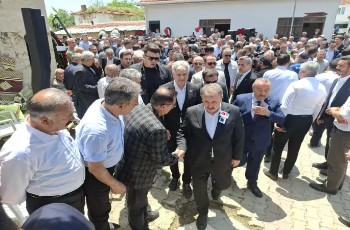 Büyük Birlik Partisi Genel Başkanı Mustafa Destici'nin ağabeyi Halil Nural Destici 64 yaşında  uzun süredir mücadele ettiği kanser hastalığı nedeniyle  Eskişehir'de vefat etti