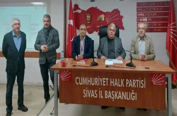 CHP Sivas teşkilatı Parti Okulunda buluştu