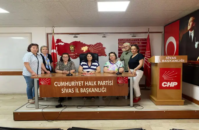CHP Sivas'ta Kadın Kolları Başkanı görevden alındı