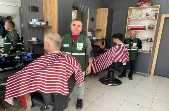 Çıtır Erkek Kuaförü çalışanları tarafından bağımlılıklarla mücadelede farkındalık oluşturmak amacıyla 2 gün boyunca anlamlı bir çalışma gerçekleştirildi