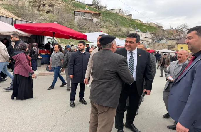 Cumhuriyet Halk Partisi Genel Başkan Yardımcısı ve Sivas Milletvekili Ulaş Karasu saha çalışmalarını baba ocağı Sivas'ta devam etti