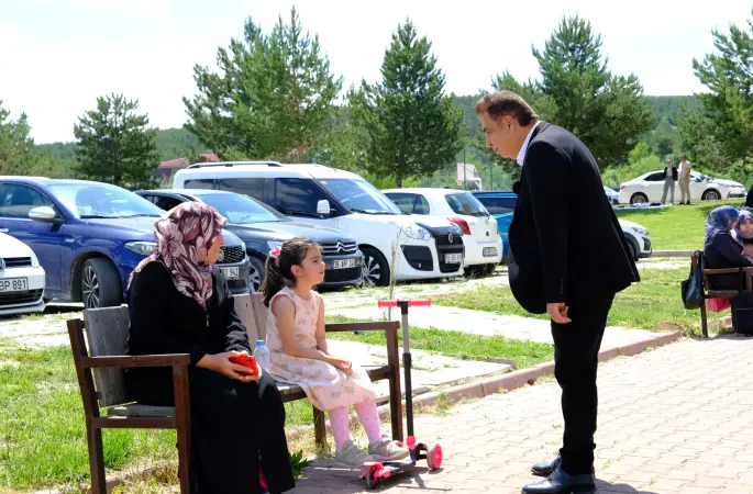 Cumhuriyet Üniversitesi Rektörü Prof. Dr. Ahmet Şengönül, YKS Adayları ve Aileleriyle Bir Araya Geldi
