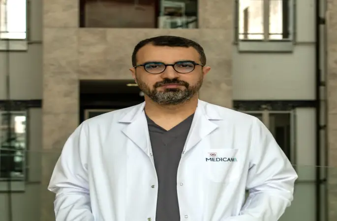 “DERSİNİ DİNLEMİYOR” DENİLEN ÇOCUK ASLINDA TAHTAYI GÖREMİYOR OLABİLİR