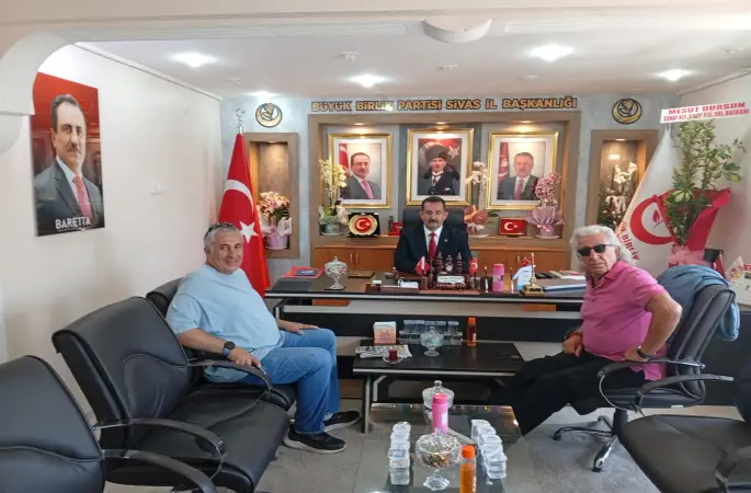 Duayen Gazeteci Yavuz Başar ve Yüzüncü Yıl Gazeteciler Derneği Başkanı Ahmet Erçelik BBP İl Başkanı Hakan Sezerer'i ziyaret etti