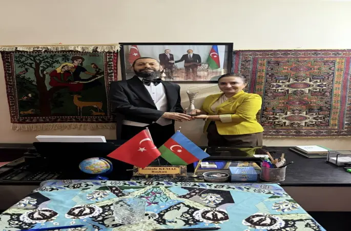 Dünyaca Ünlü Yazar Akif Manaf’a Anlamlı Ödül: “Barış Sanatı Ödülü