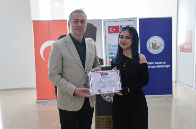 GENÇLER İÇİN DİJİTAL GENÇLİK MERKEZİ AÇILDI…