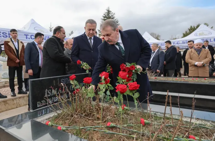 Helikopterler Şehitleri Anıldı