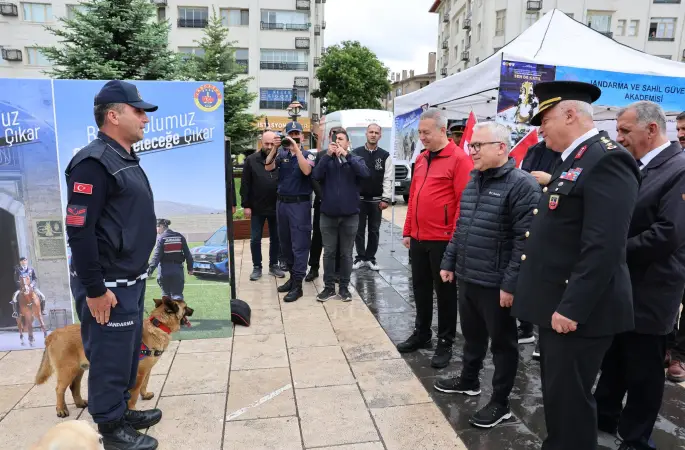 Jandarma Teşkilatının 187. kuruluş yıl dönümü dolayısıyla, İl Jandarma Komutanlığı tarafından Atatürk ve Kongre Müzesi bahçesinde tanıtım stantları açıldı.