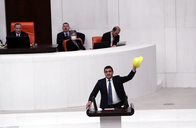 “MECLİS’TE BARET SESİ: ‘BU ÇIĞLIĞI DUYUYOR MUSUNUZ?”