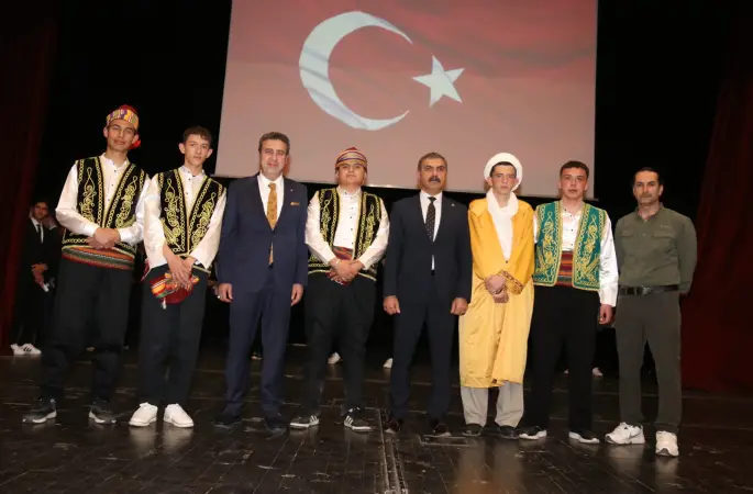 MESLEK LİSESİ ÖĞRENCİLERİNDEN ŞET KUŞATMA TÖRENİ