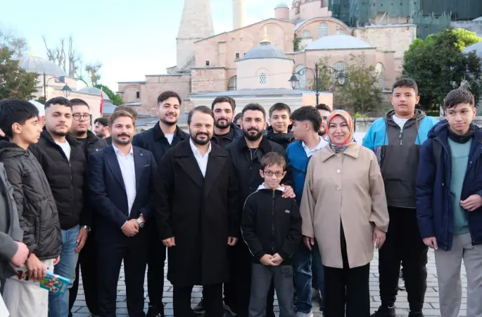 Milletvekili Rukiye Toy, Ayasofya’da Gençlerle Sabah Namazında Buluştu