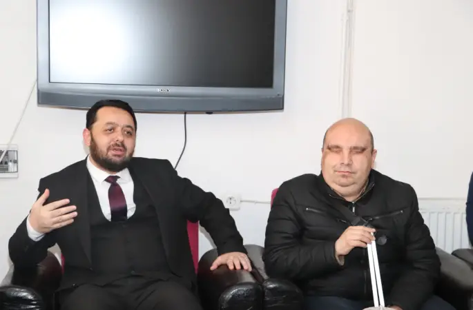 Müftü Limon, Devecioğlu’na kaleme aldığı “Gönül Eşiğinde Bekleyenler: Bir Vefa ve Diriliş Hikayesi” yazısı için tebrik etti.