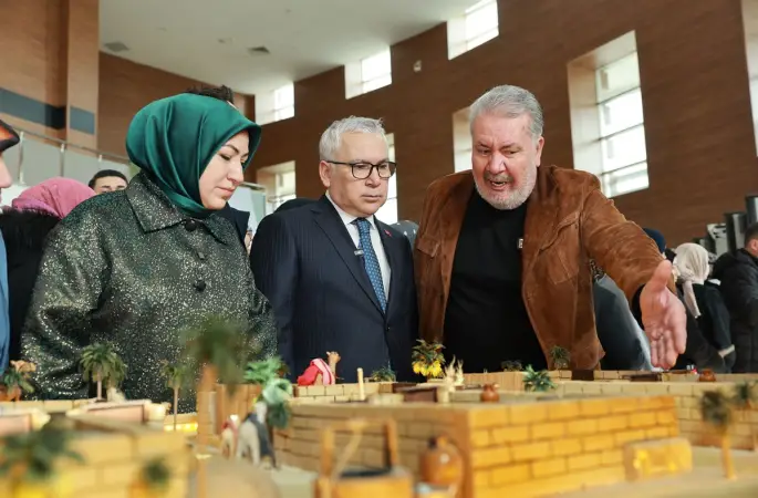 Mukaddes Emanetler Sergisi Sivas'ta Ziyarete Açıldı