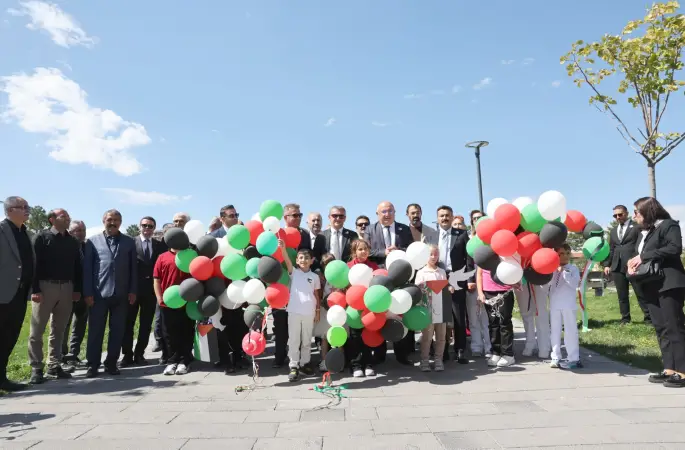 n “Uçurtmalar Vurulmasın, Gökyüzü Çocuklara Kalsın” temalı program, Sivas’ta gerçekleştirildi.
