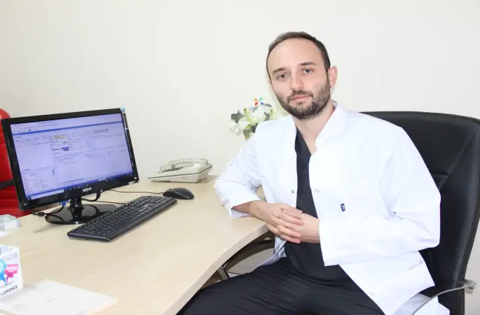 Op. Dr. Barış Şapcı uyardı: Saman Nezlesi Türkiye’nin Yaklaşık %20’sini Etkiliyor.