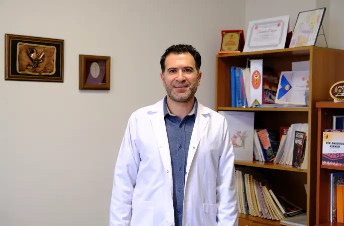 Prof. Dr. Mustafa Koçkaya: “Sokak Hayvanlarına Karşı Sorumluluğumuz Var”