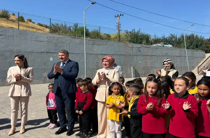RUKİYE TOY’DAN ANLAMLI VEFA: ŞEHİT POLİS ŞEYDA YILMAZ’IN ADI KURTLAPA KÖYÜ OKULU KÜTÜPHANESİNDE YAŞATILACAK